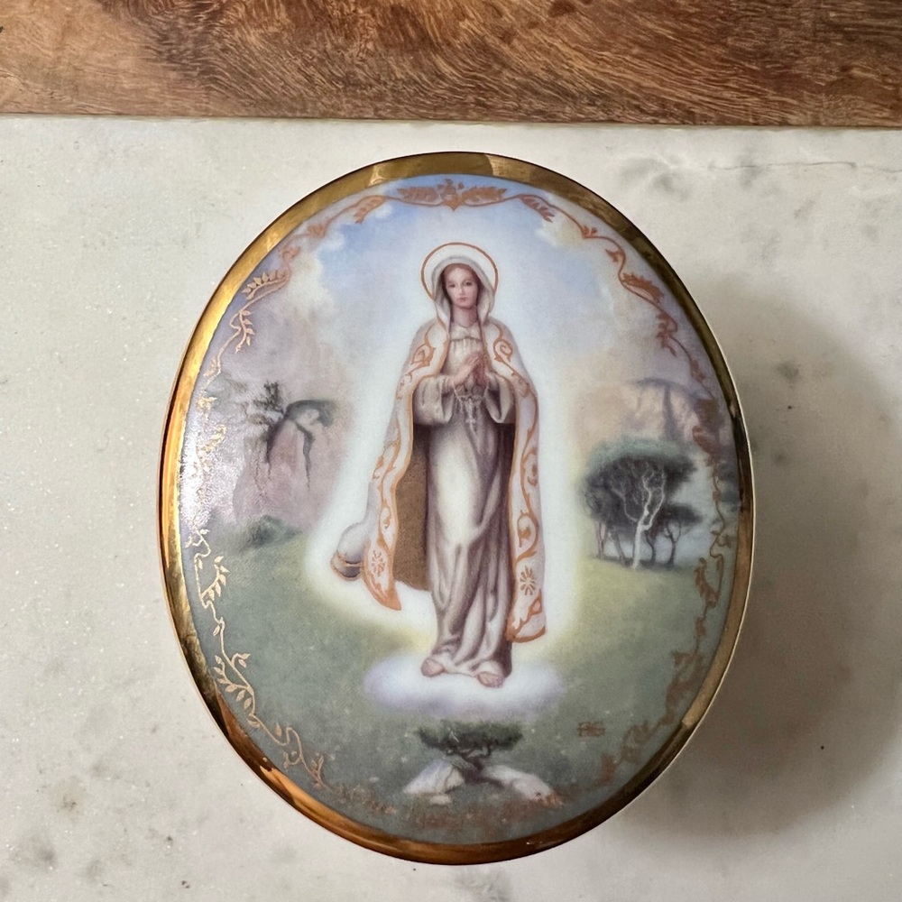 Music Box - Picture 3 of 5